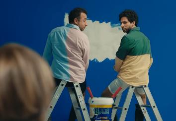 مش مهم من اليمين للشمال أو من فوق لتحت… المهم دهانات القدس